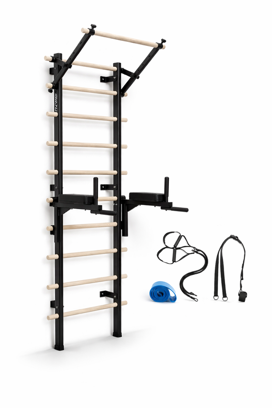 echelle gymnastique bois metal fond blanc